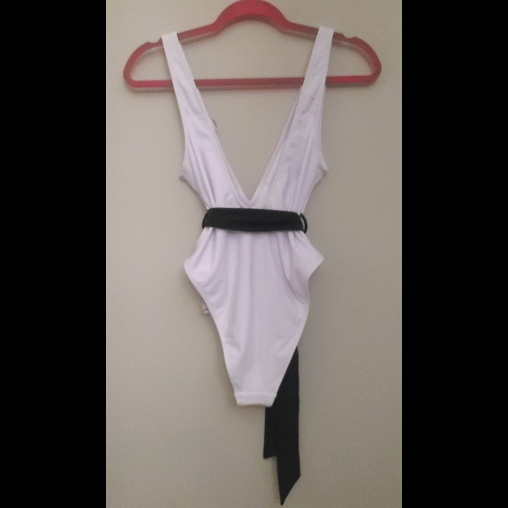 🆕️ NWT Deep-V White Swimsuit with Black Tie - Picture 5 of 6